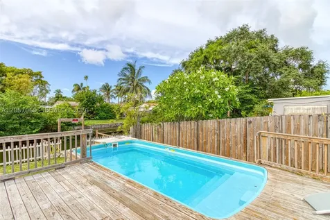 3039 Grant Street Hollywood FL 33021