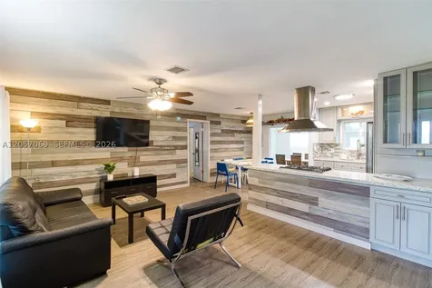 3039 Grant Street Hollywood FL 33021