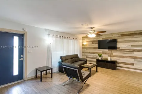 3039 Grant Street Hollywood FL 33021