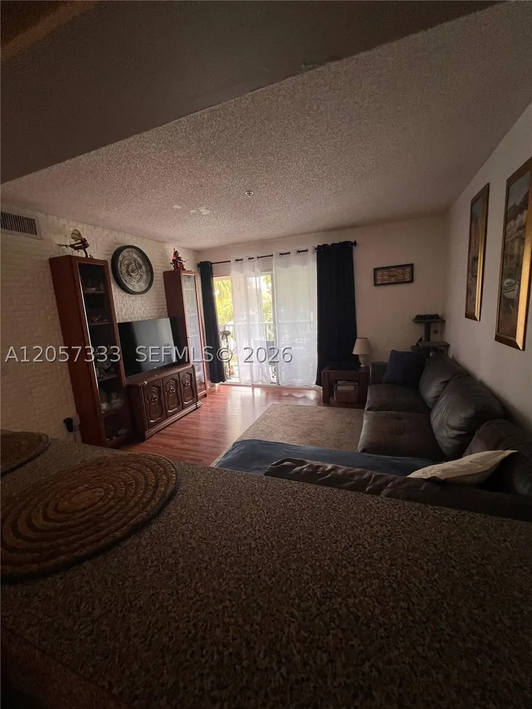 460 S Park Road Hollywood FL 33021