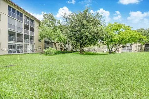 1251 SW 125th Avenue Pembroke Pines FL 33027
