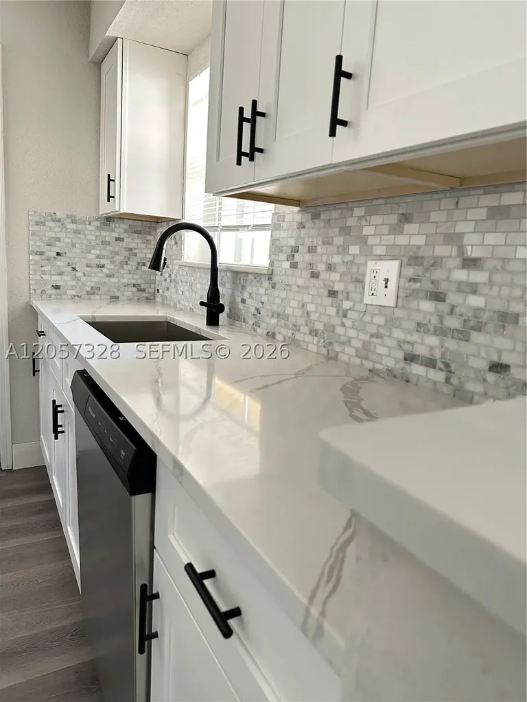 833 Riverside Drive Coral Springs FL 33071
