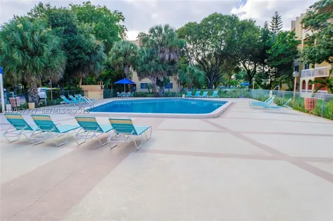 7730 Camino Real Miami FL 33143
