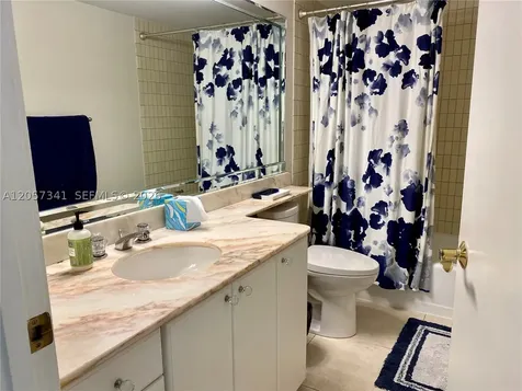 141 Crandon Bl Key Biscayne FL 33149