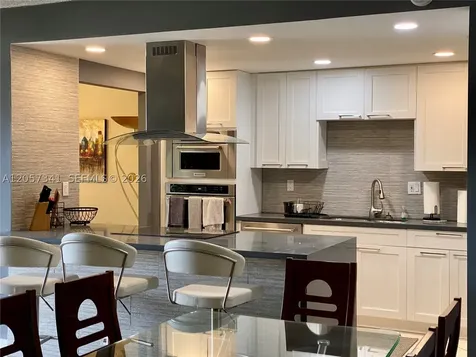 141 Crandon Bl Key Biscayne FL 33149