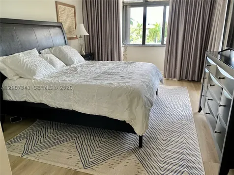 141 Crandon Bl Key Biscayne FL 33149