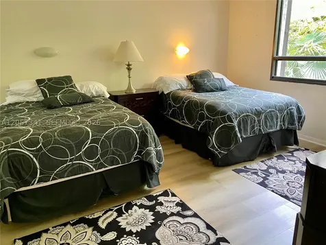 141 Crandon Bl Key Biscayne FL 33149