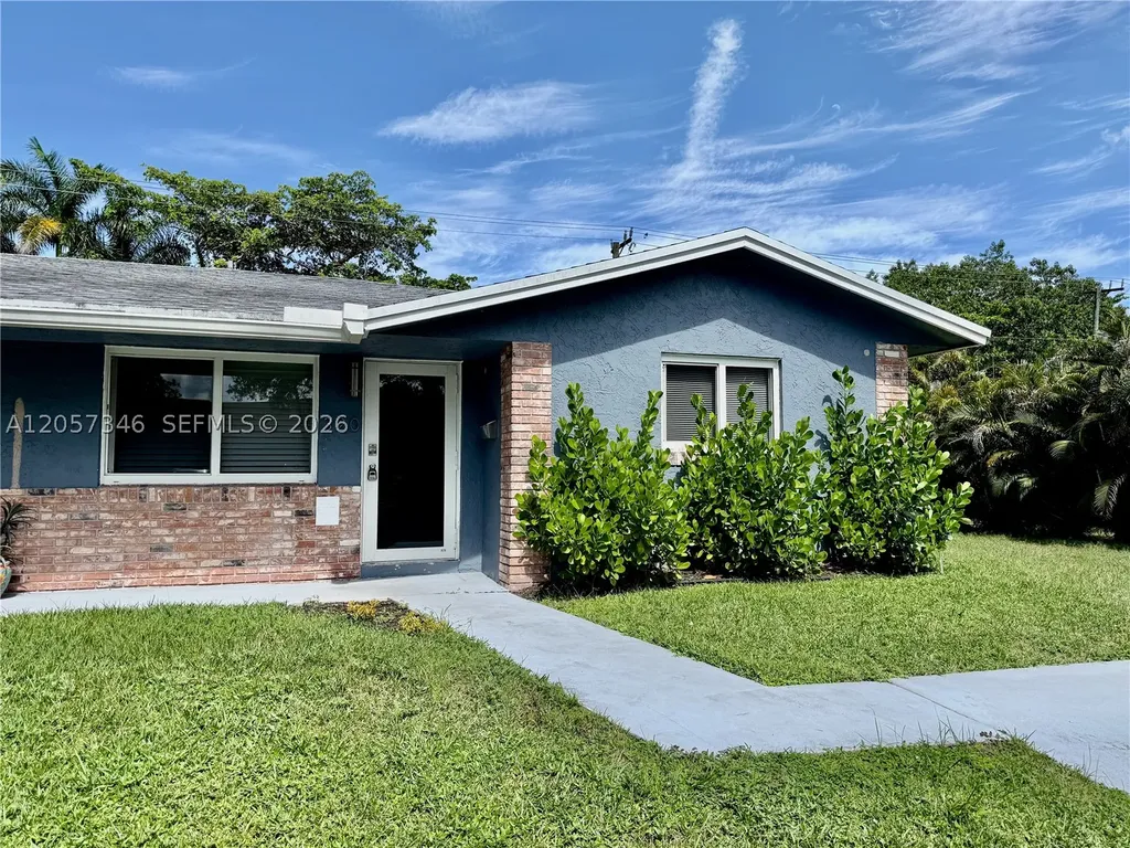 320 Holloway Drive Plantation FL 33317