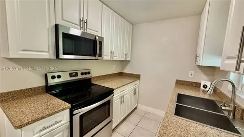320 Holloway Drive Plantation FL 33317
