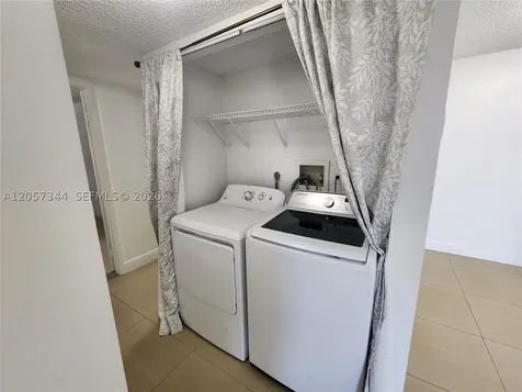 9491 S Palm Circle S Pembroke Pines FL 33025
