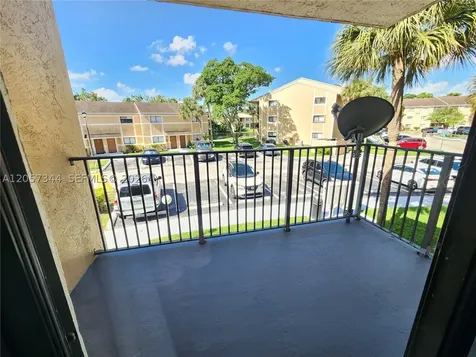 9491 S Palm Circle S Pembroke Pines FL 33025