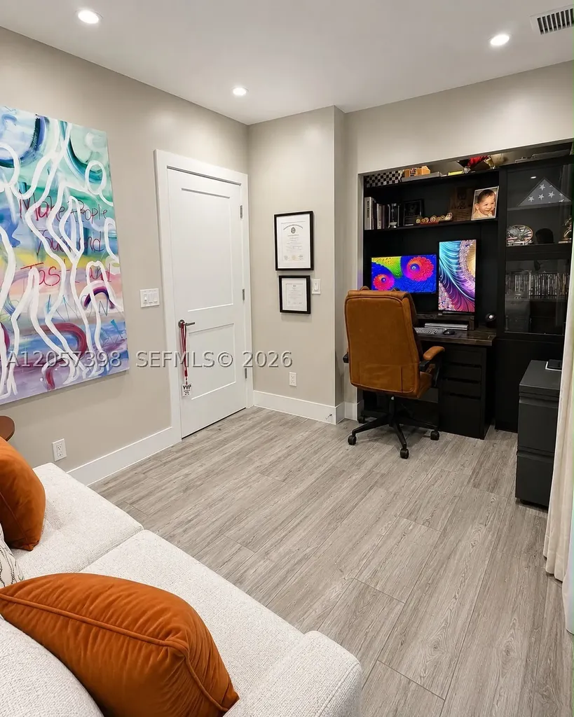 6958 Park Street Hollywood FL 33024