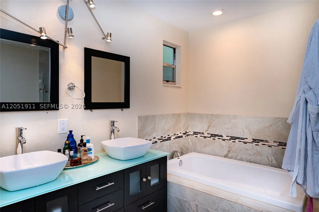1529 Bayview Drive Fort Lauderdale FL 33304