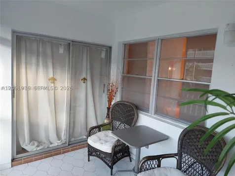 180 12 Hallandale Beach FL 33009