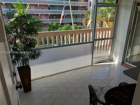 180 12 Hallandale Beach FL 33009