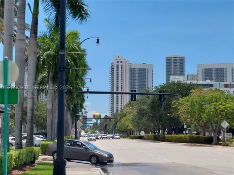 180 12 Hallandale Beach FL 33009