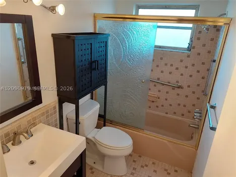 180 12 Hallandale Beach FL 33009