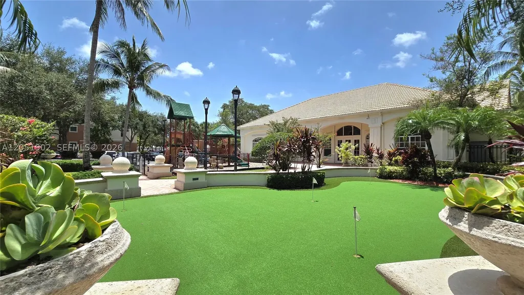1307 E Myrtlewood Circle E Palm Beach Gardens FL 33418