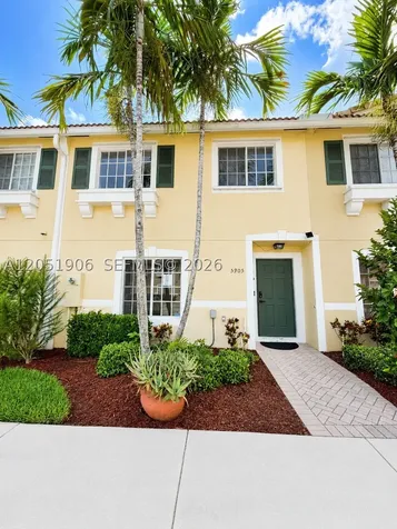 5905 Manchester Way Tamarac FL 33321