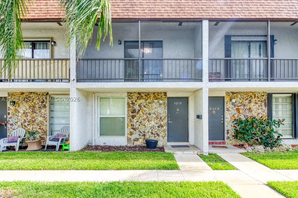 5215 SW 40th Avenue Dania Beach FL 33314