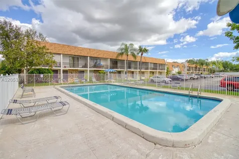 5215 SW 40th Avenue Dania Beach FL 33314