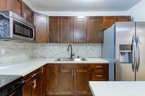 5215 SW 40th Avenue Dania Beach FL 33314