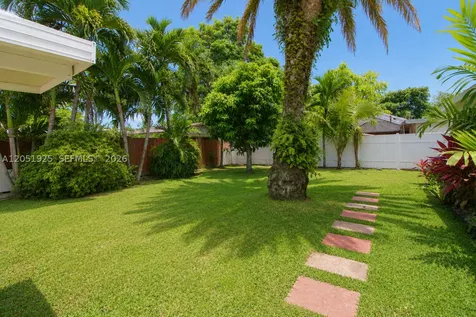 5865 W 13 Avenue Hialeah FL 33012