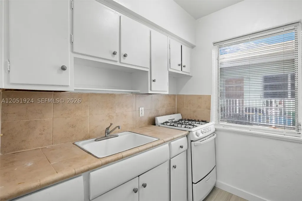 7721 Dickens Avenue Miami Beach FL 33141