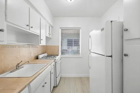 7721 Dickens Avenue Miami Beach FL 33141