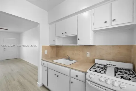 7721 Dickens Avenue Miami Beach FL 33141