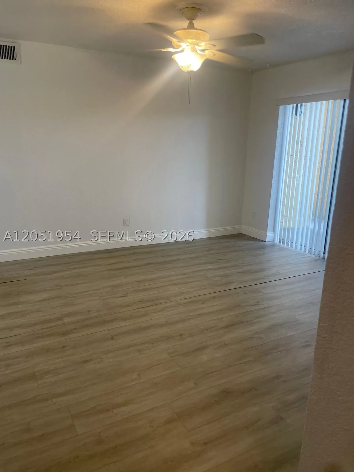 927 Riverside Drive Coral Springs FL 33071