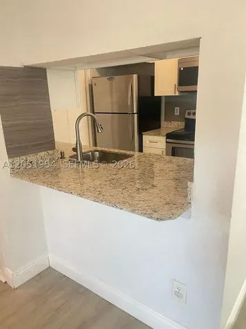 927 Riverside Drive Coral Springs FL 33071
