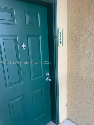 927 Riverside Drive Coral Springs FL 33071