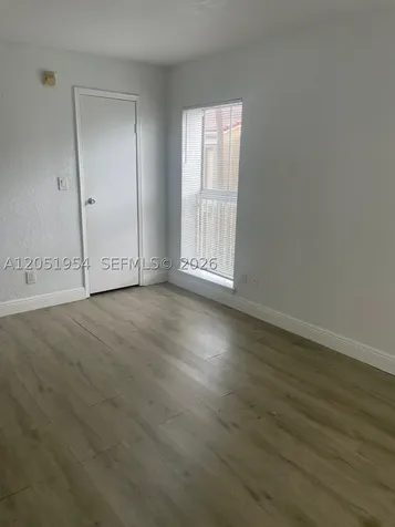 927 Riverside Drive Coral Springs FL 33071