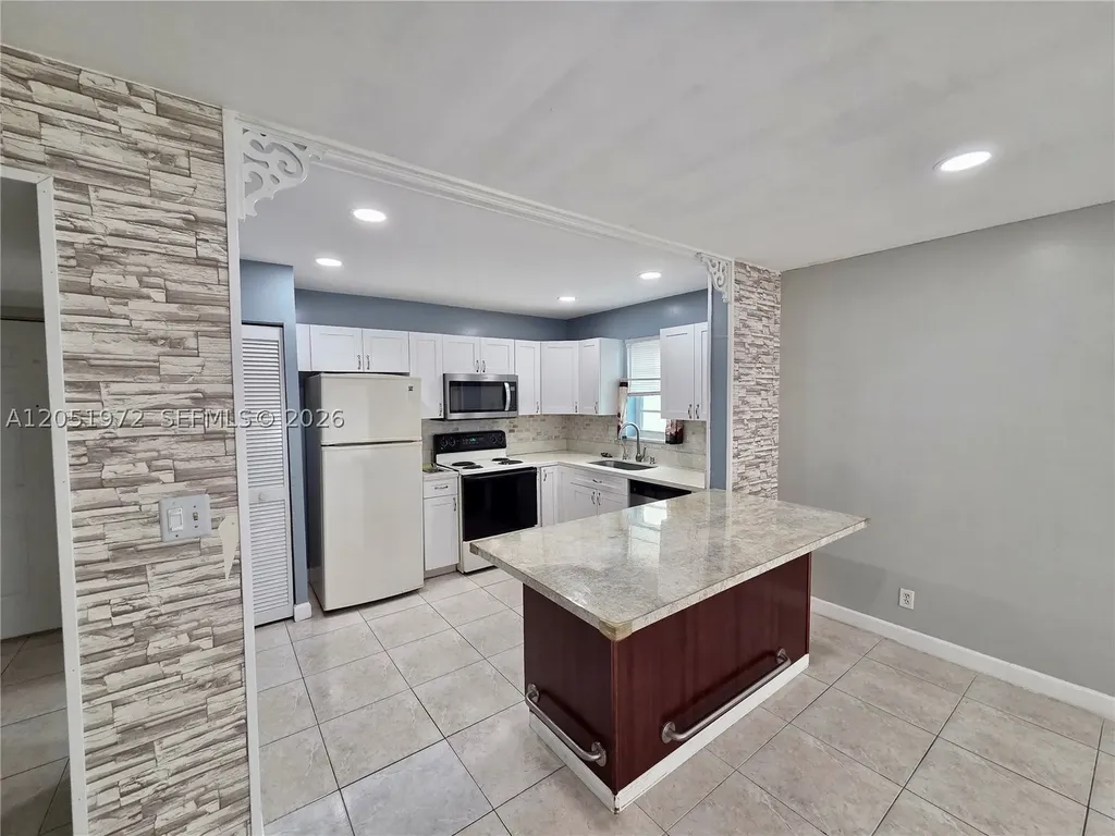 4159 NW 90th Avenue Coral Springs FL 33065