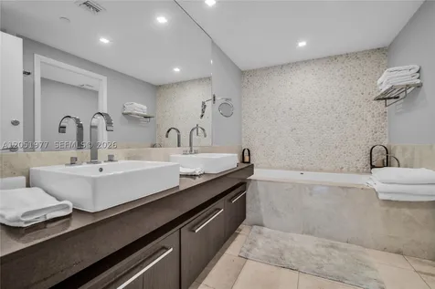 17121 Collins Avenue Sunny Isles Beach FL 33160