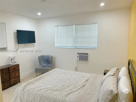 320 NE 160th Street Miami FL 33162