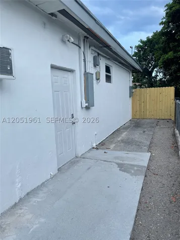 320 NE 160th Street Miami FL 33162