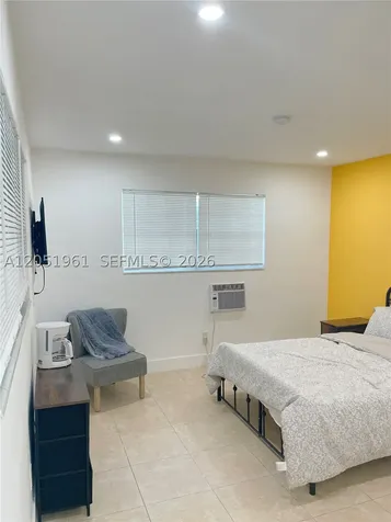320 NE 160th Street Miami FL 33162