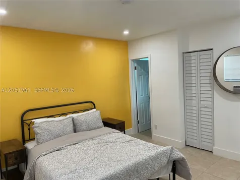 320 NE 160th Street Miami FL 33162