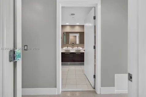 2950 NE 188th Street Aventura FL 33180