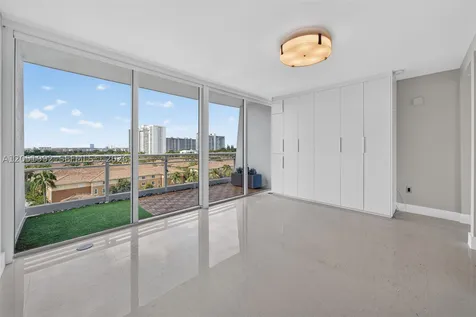 2950 NE 188th Street Aventura FL 33180