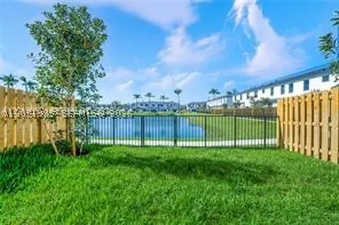 4941 Peacock Way Dania Beach FL 33312