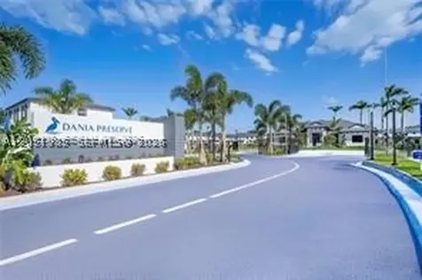 4941 Peacock Way Dania Beach FL 33312