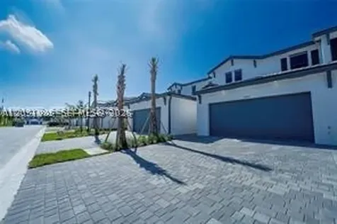 4941 Peacock Way Dania Beach FL 33312