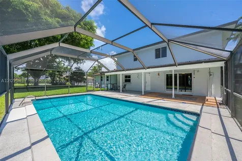 8744 SW 176th Terrace Palmetto Bay FL 33157