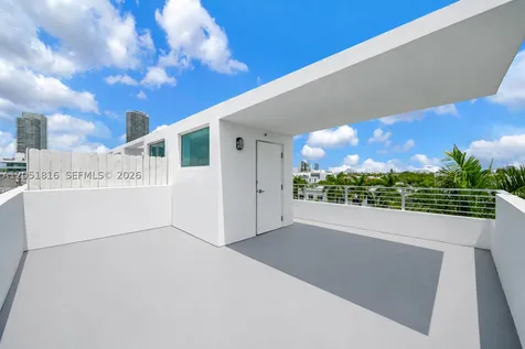 421 Meridian Avenue Miami Beach FL 33139