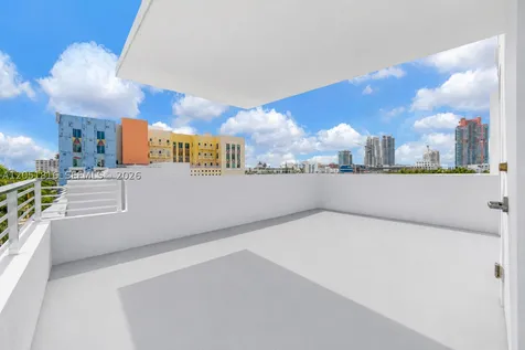 421 Meridian Avenue Miami Beach FL 33139