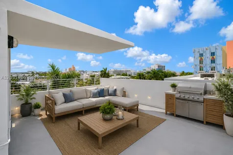 421 Meridian Avenue Miami Beach FL 33139