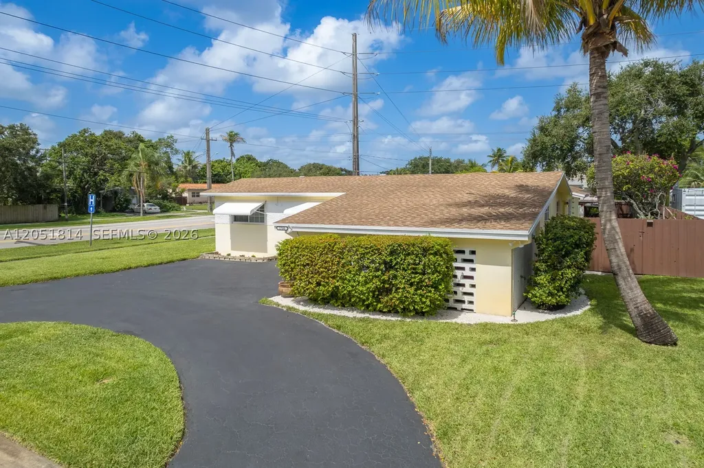 1700 N Park Road Hollywood FL 33021